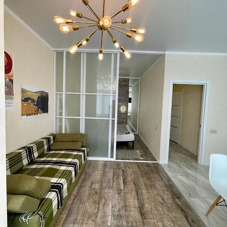37 Pearl Odesa